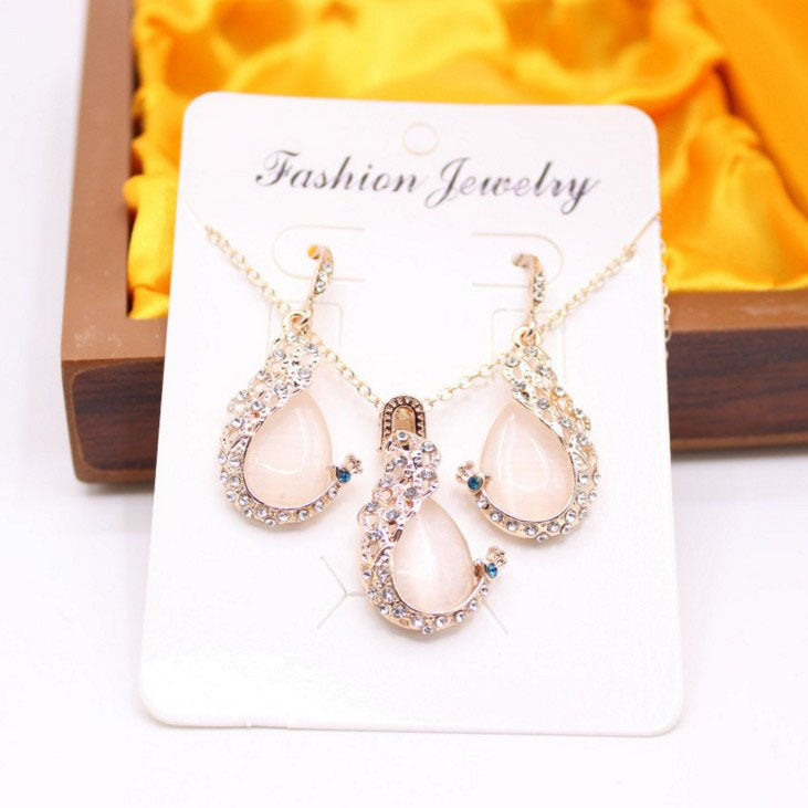 Vintage Water Drop Necklace and Earrings Set with Stones