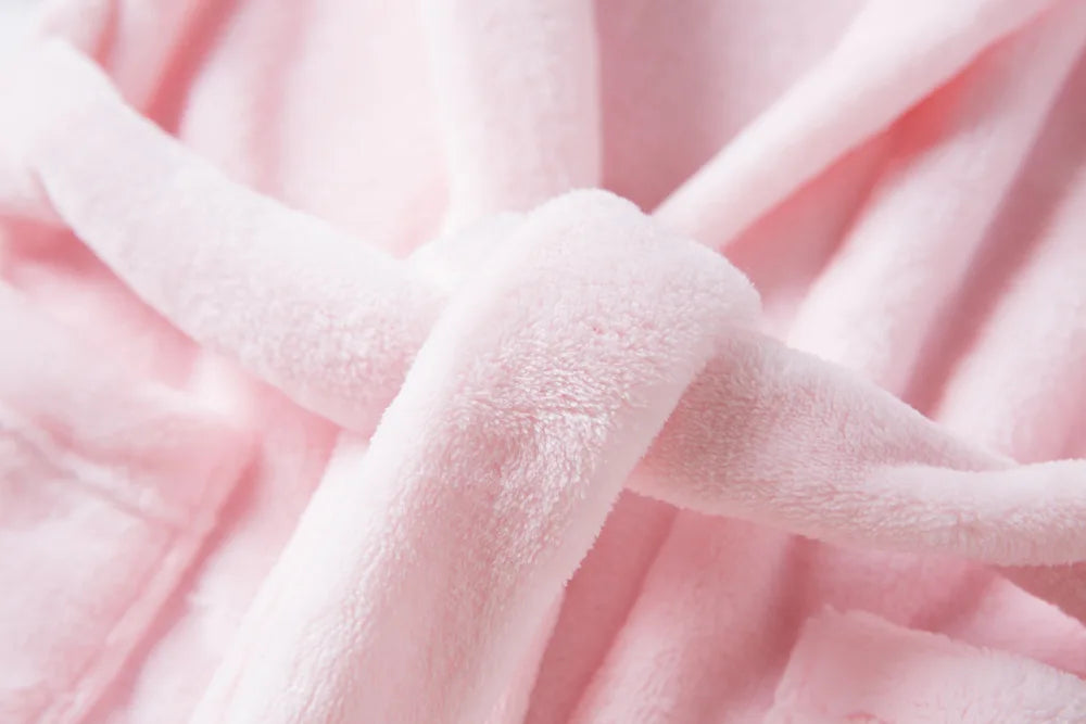 Crianças pijamas macios roupão de flanela de inverno 2025 novo dos desenhos animados bonito pijamas meninos meninas outono roupões com capuz homewear