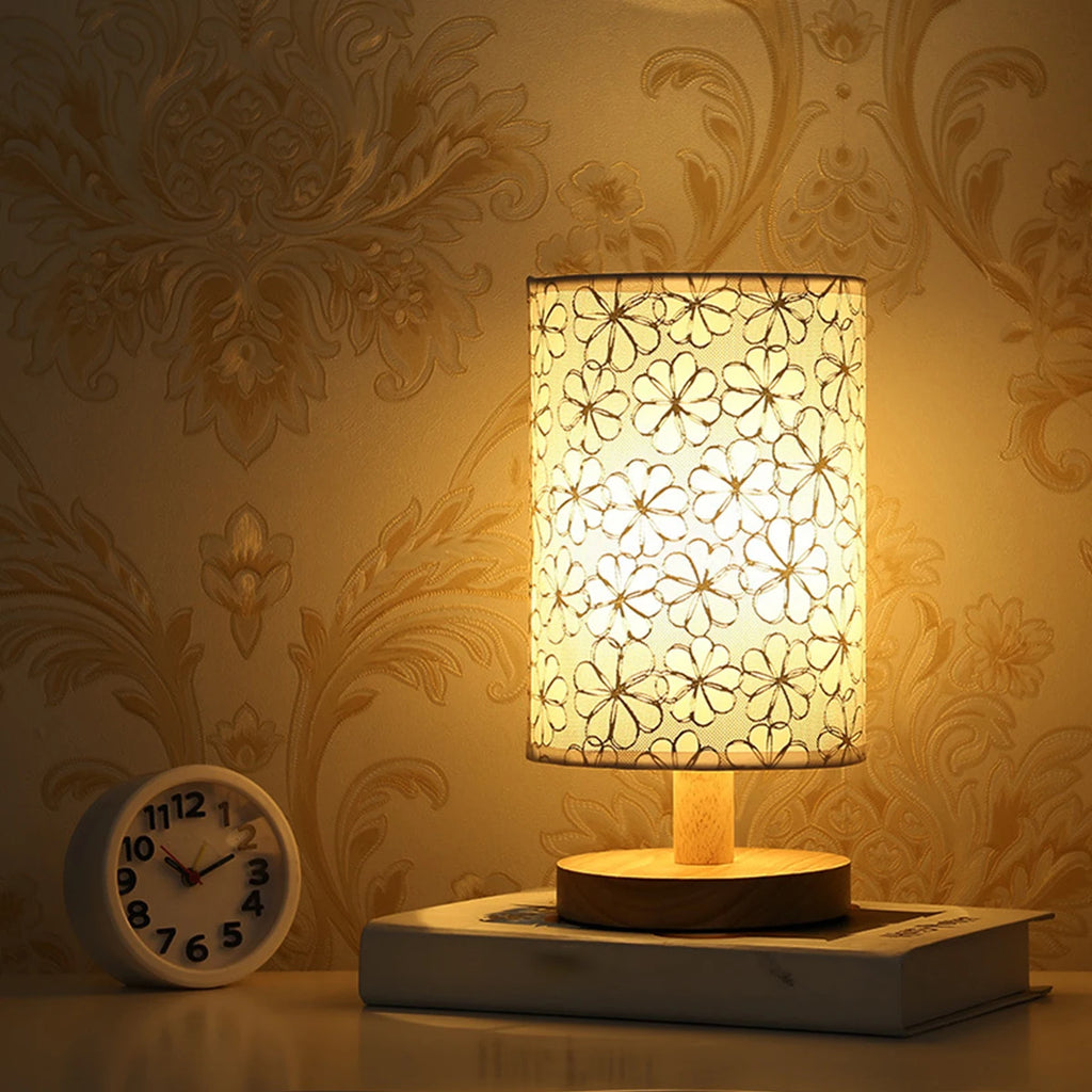 Candeeiro de mesa de linho LED Candeeiro de noite de linho com luz branca quente Candeeiro de cabeceira de linho alimentado por USB de madeira ao lado da lâmpada