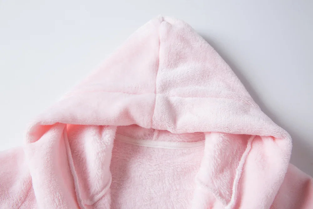 Crianças pijamas macios roupão de flanela de inverno 2025 novo dos desenhos animados bonito pijamas meninos meninas outono roupões com capuz homewear
