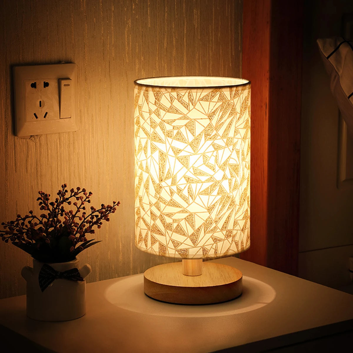 Candeeiro de mesa de linho LED Candeeiro de noite de linho com luz branca quente Candeeiro de cabeceira de linho alimentado por USB de madeira ao lado da lâmpada
