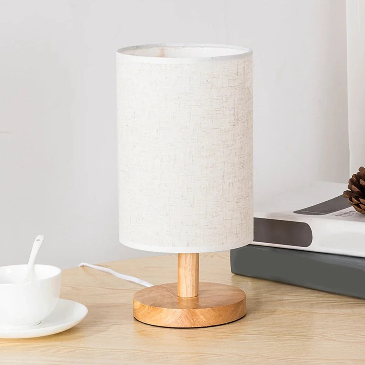Candeeiro de mesa de linho LED Candeeiro de noite de linho com luz branca quente Candeeiro de cabeceira de linho alimentado por USB de madeira ao lado da lâmpada