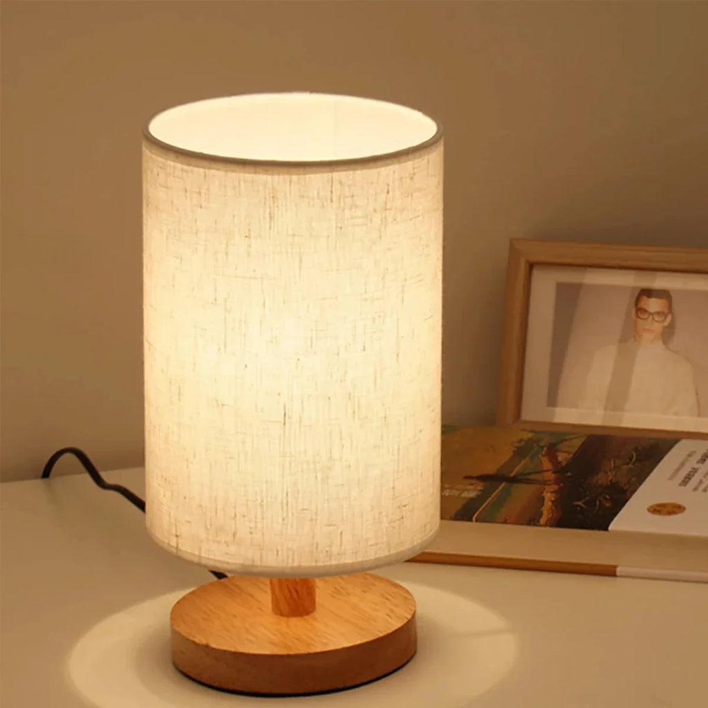 Candeeiro de mesa de linho LED Candeeiro de noite de linho com luz branca quente Candeeiro de cabeceira de linho alimentado por USB de madeira ao lado da lâmpada
